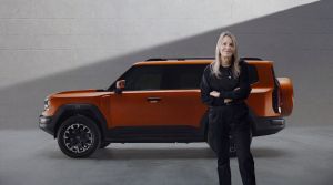 La serie premium G de JETOUR presenta su nueva identidad visual "Cresta de Acero" dirigida por la legendaria diseñadora Paula Scher